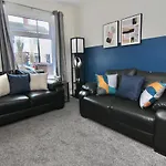 Mount House - Cosy Spacious Home